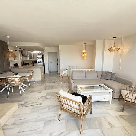 Cozy 3-bedroom Townhouse In Calahonda